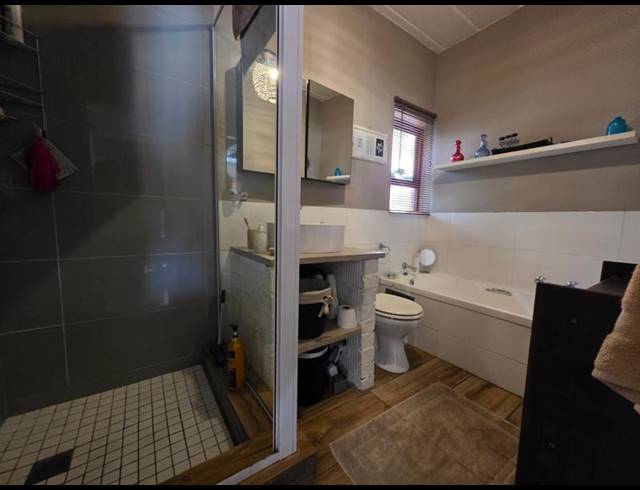 1 BEDROOM APARTMENT FOR SALE IN SUNNINGHILL